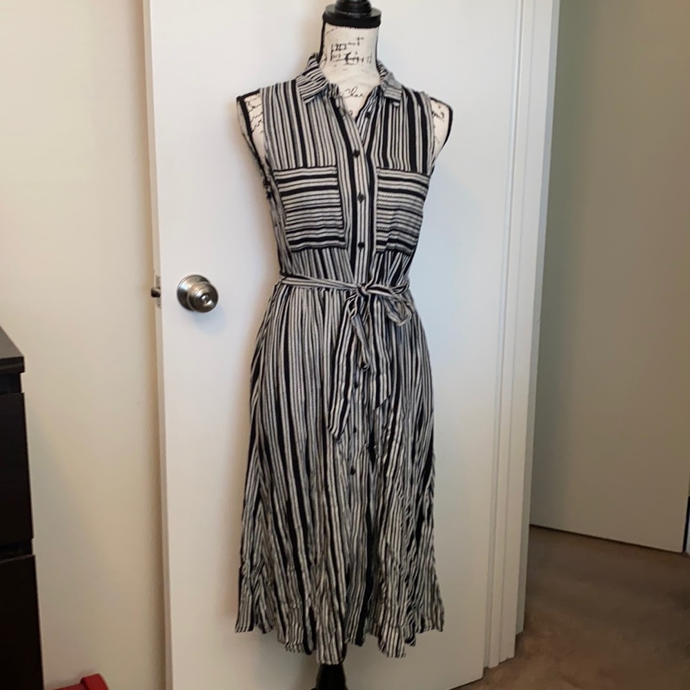 Who What Wear Black and White Striped Sleeveless Midi Shirt Dress